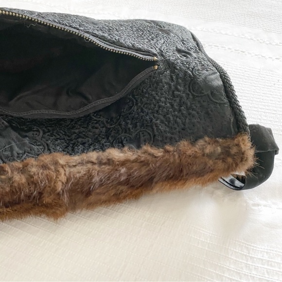 VINTAGE HAND CRAFTED BROWN FUR BLACK EMBROIDERED MUFF HAND WARMER POUCH - OS - Picture 8 of 9